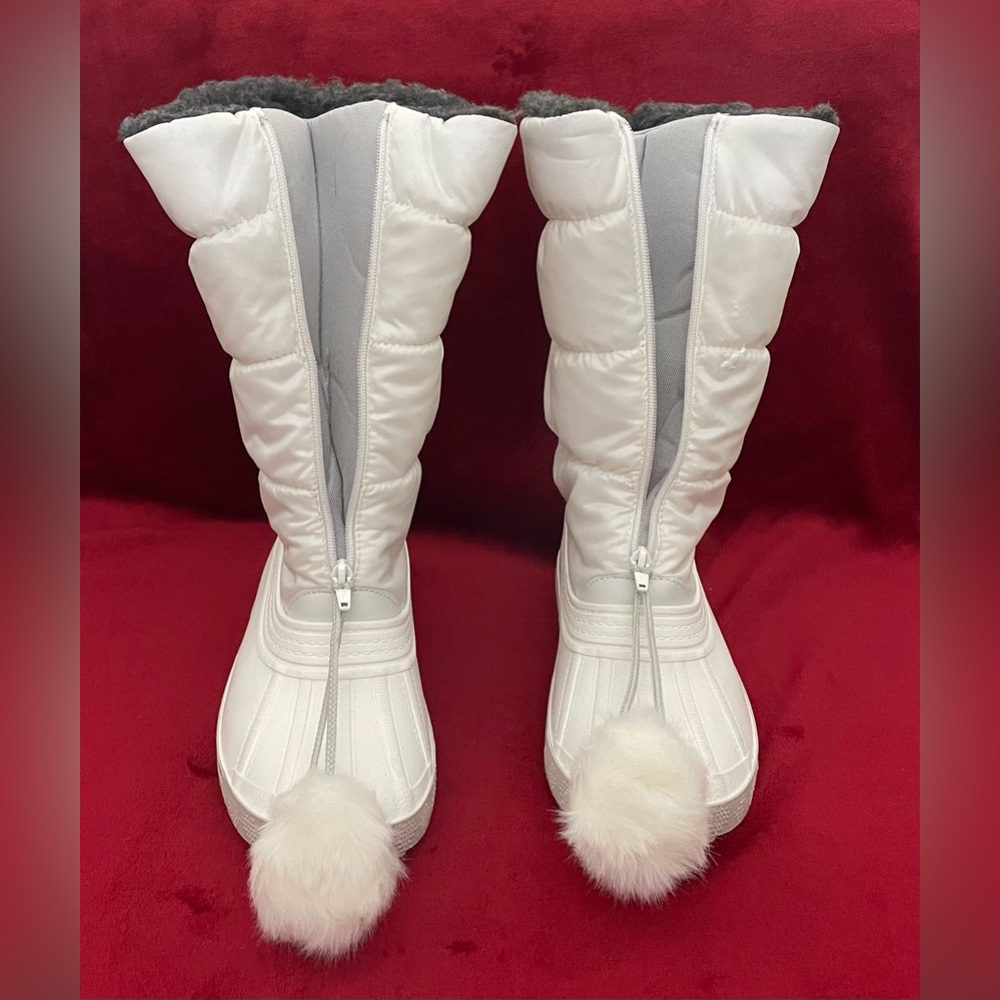 Pajar White Women’s Winter Boots with Faux Fur Pom Poms - Picture 3 of 16
